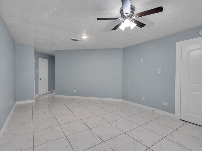 Building Photo - 6410 Barrygate Dr