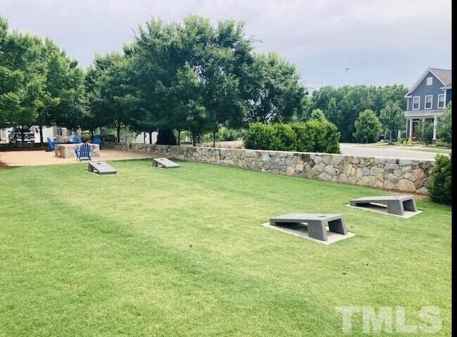 Play/Social area - 1604 Drift Falls Ln