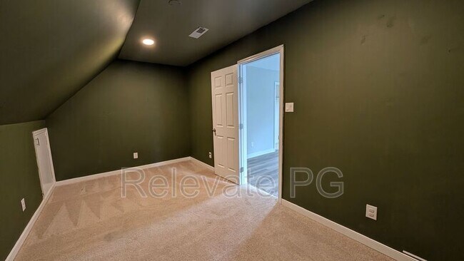 Building Photo - 12 Cottontree Ct