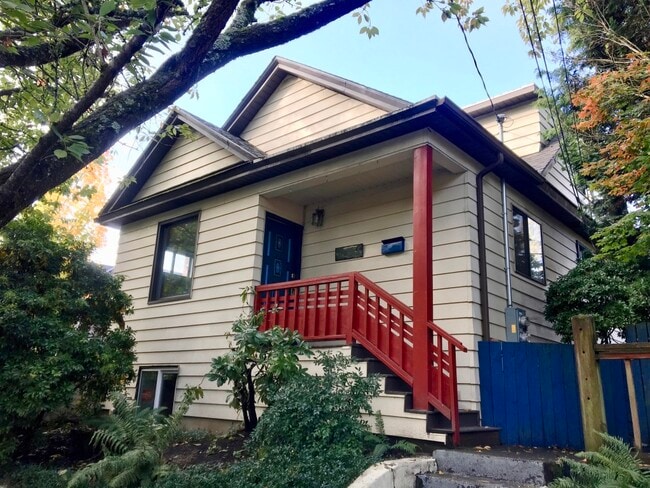 Primary Photo - 4211 SE 32nd Ave