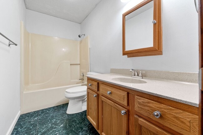 Building Photo - 3/2 Sherwood