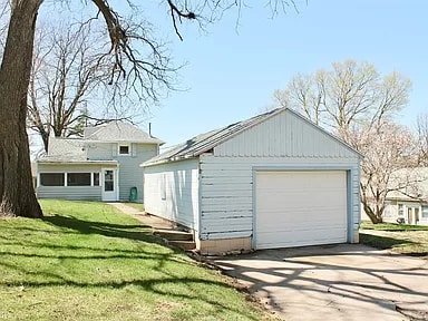 Building Photo - 808 Hickory St