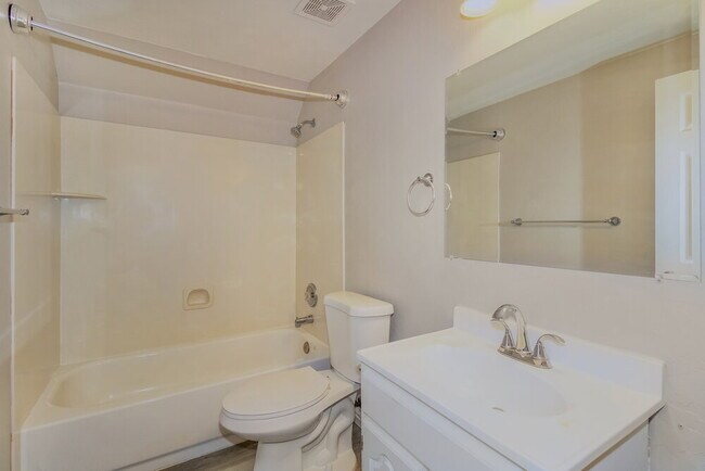 Building Photo - 14122 Rosaleen Ln