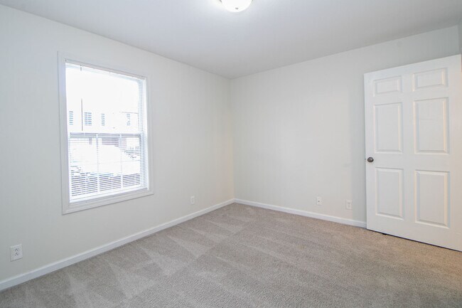 Building Photo - 299 Raleigh Dr
