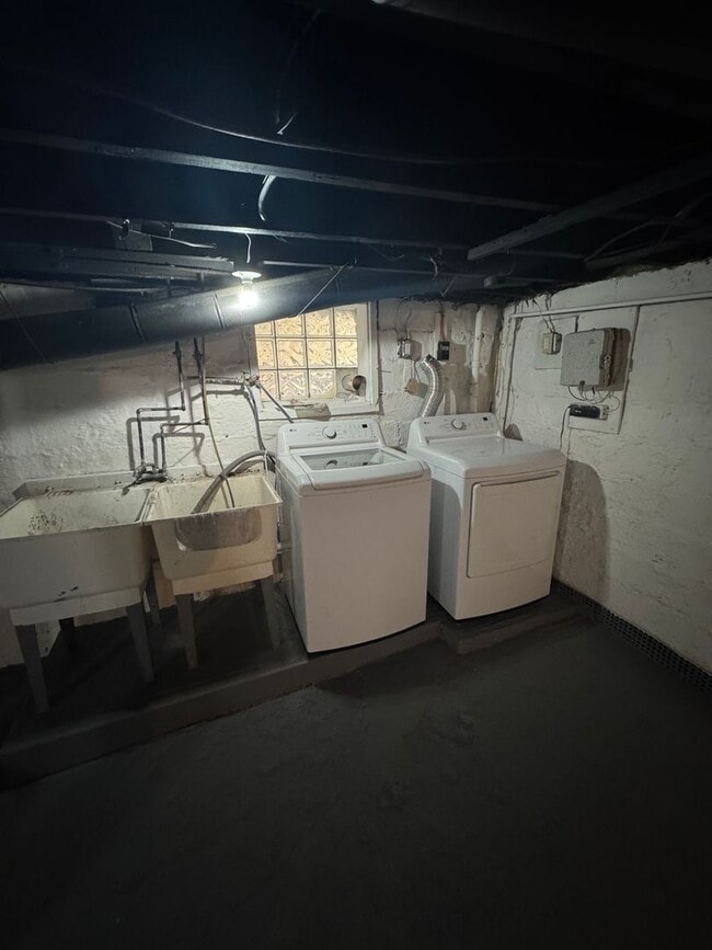 Building Photo - 1148 East St