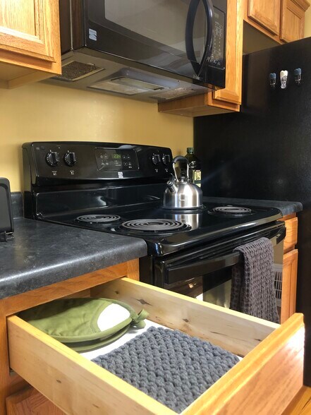 Building Photo - 109 Vintage Ave