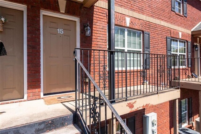 Building Photo - 105 Whitehead Rd
