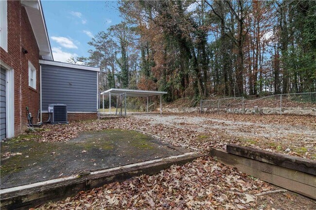 Building Photo - 3035 McLendon Cir NW