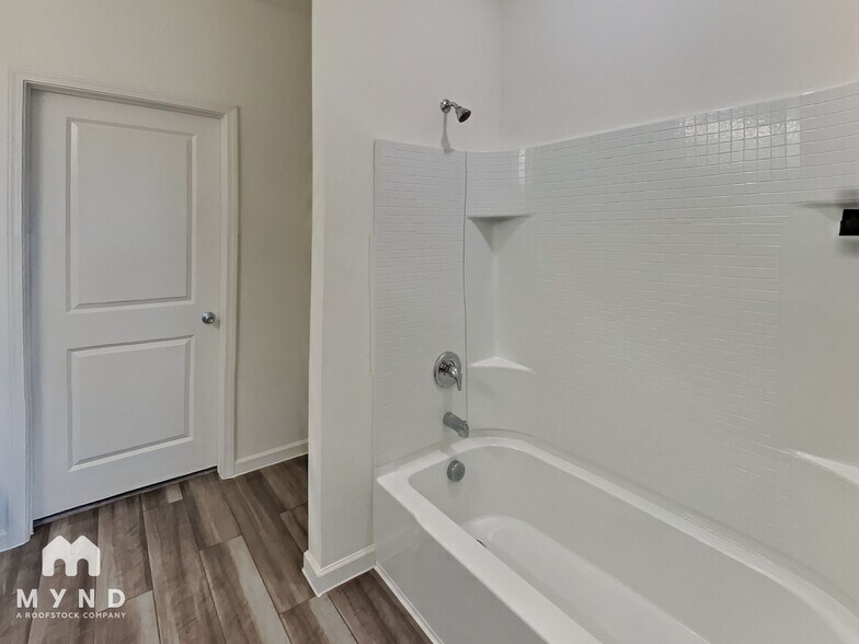 Building Photo - 5549 Ladytown Ln