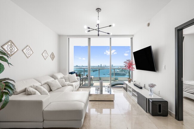 Building Photo - 900 Biscayne Blvd