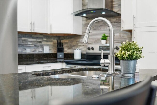 Building Photo - 1850 W Lake Brantley Rd