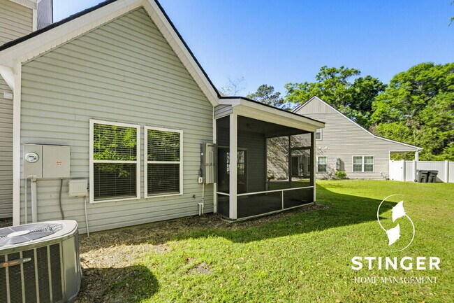 Building Photo - 379 Dante Cir