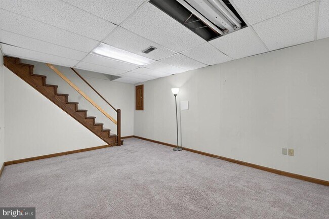 Building Photo - 8 Cypress Dr