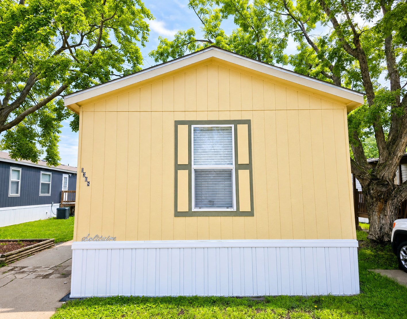 Building Photo - 1308 W Plum St