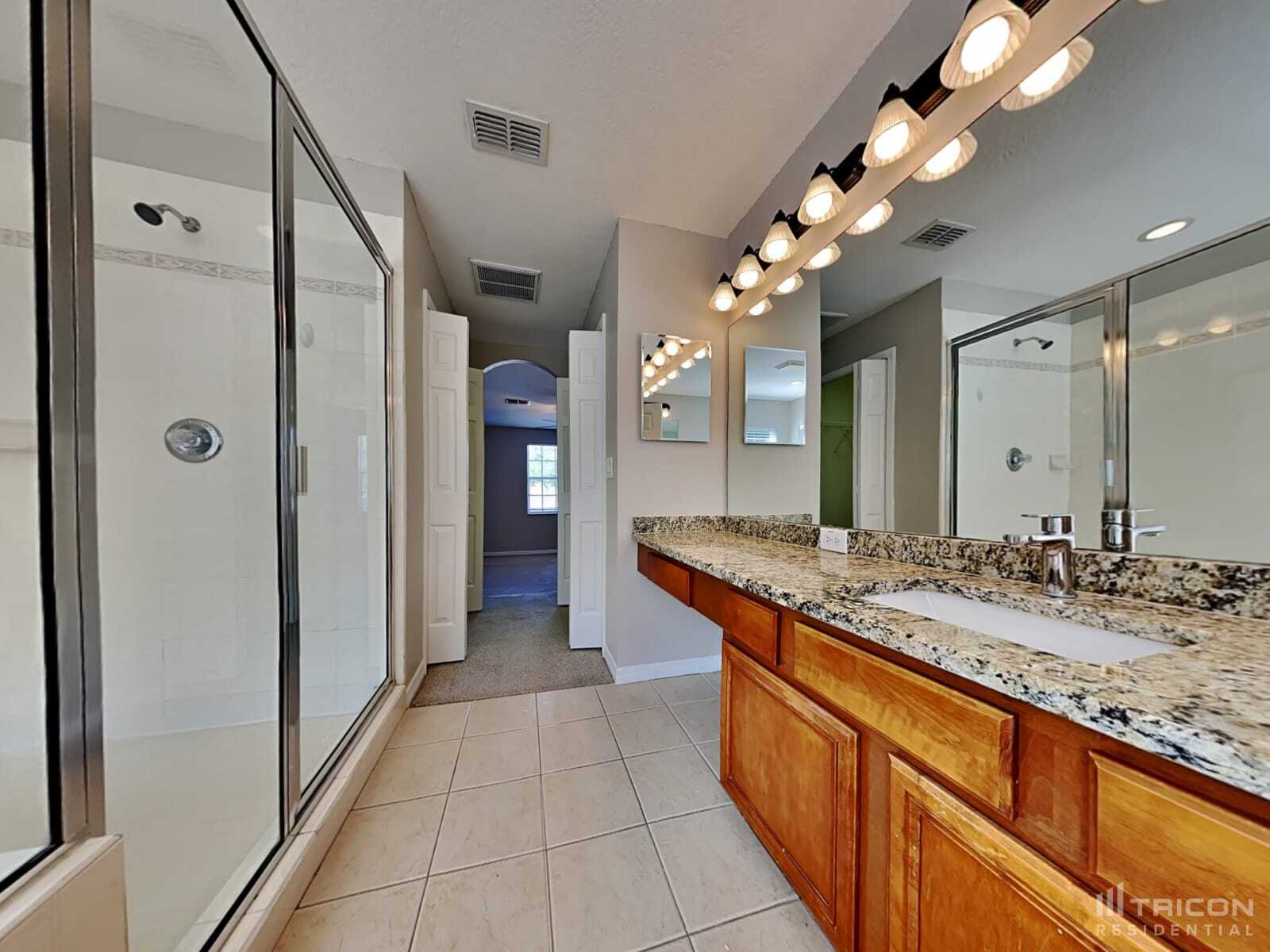 Building Photo - 10636 Deerberry Dr