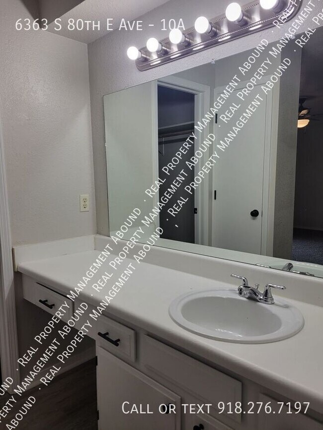 Building Photo - 6363 S 80th E Ave