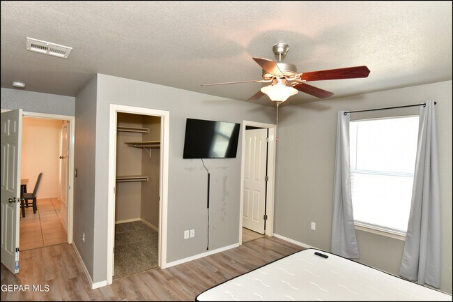 Building Photo - 10661 Canyon Sage Dr