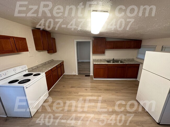 Building Photo - Charming 3/2 in Great Location In Deland