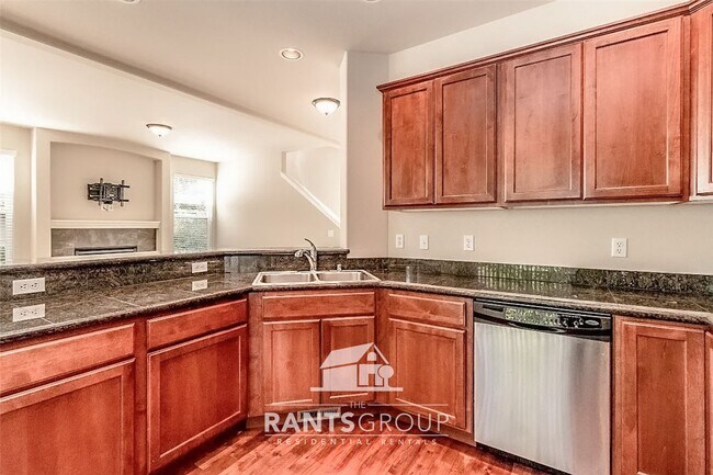 Building Photo - Gorgeous 2 Story Home! Located in Central Lacey!