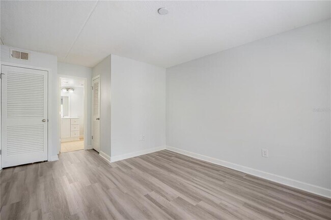 Building Photo - 5305 San Sebastian Ct