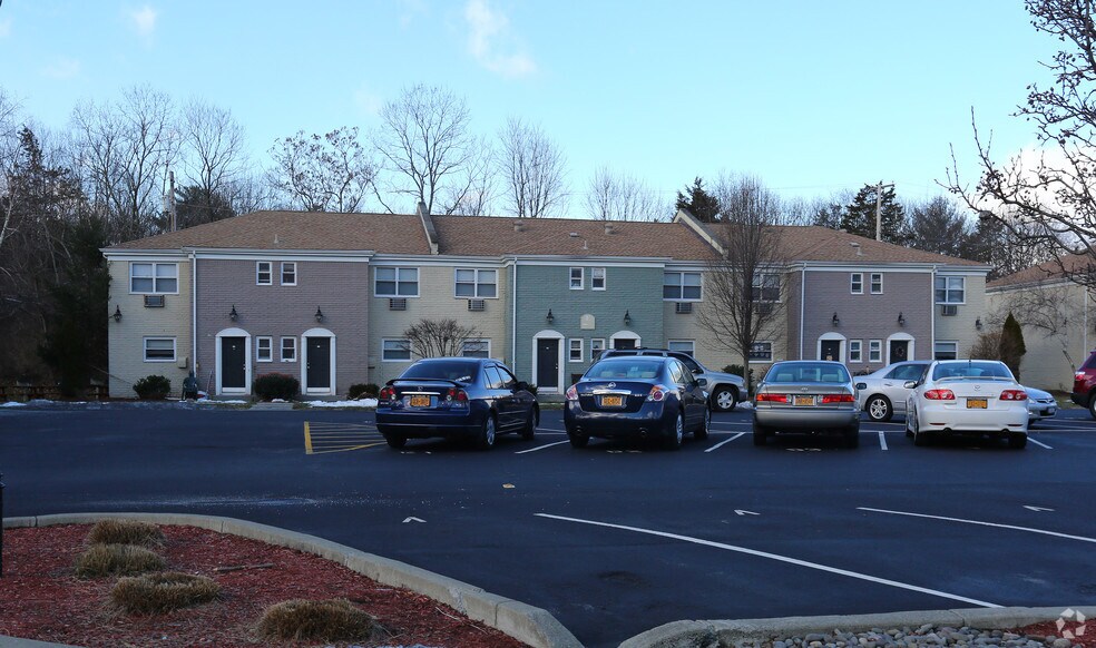 Building Photo - 2633 South Rd