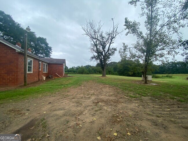Building Photo - 1125 Moore Rd