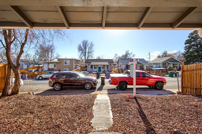 Building Photo - 2 Bedroom 1 Bath in Denver