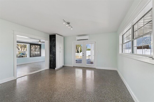 Building Photo - 1733 Bayou Grande Blvd NE