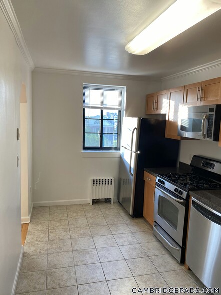 Building Photo - 60 Brattle St