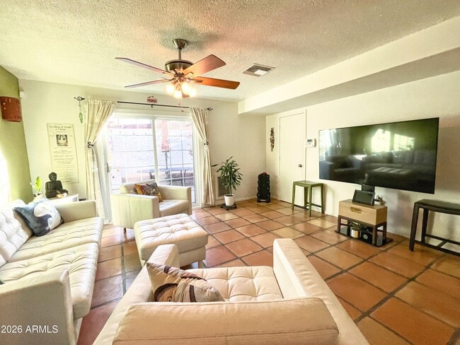 Building Photo - 2107 E Monte Vista Rd