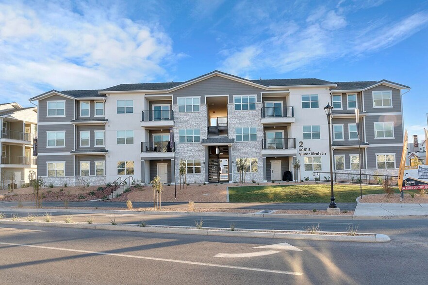 Building Photo - 6051 S Silver Birch Ln