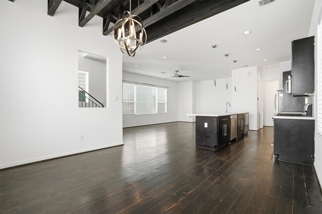 Building Photo - 4704 Crawford St