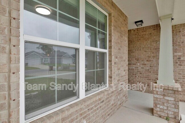 Building Photo - 5402 Parkside Dr