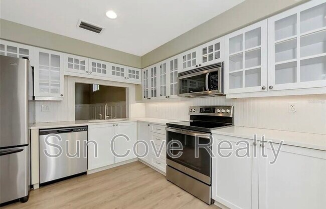 Building Photo - 4518 Ascot Cir S