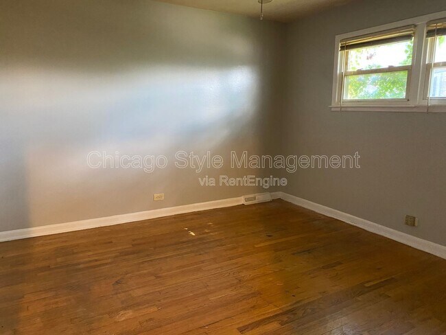 Building Photo - 9040 S Dauphin Ave