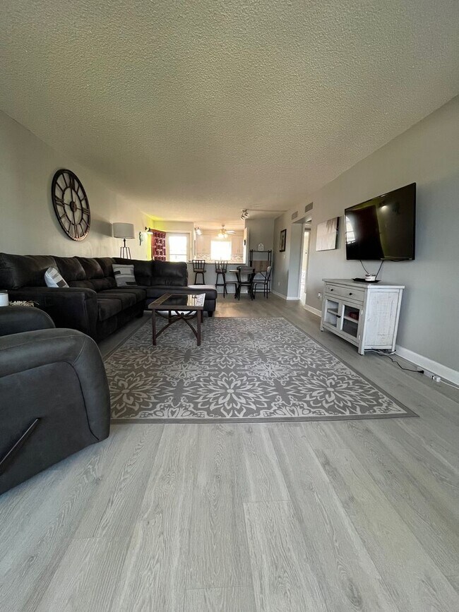 Building Photo - Renovated 2/2 Beacon 21 Condo Waterfront 55+ Community