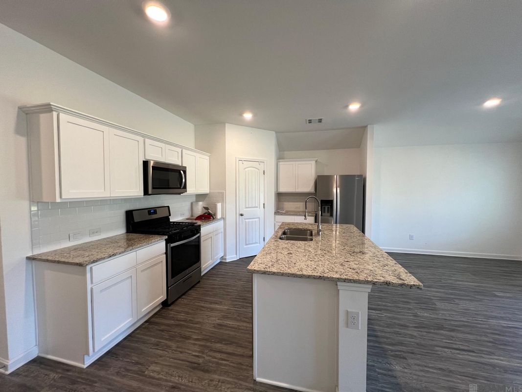 Building Photo - 7759 Joe Lynn Trails