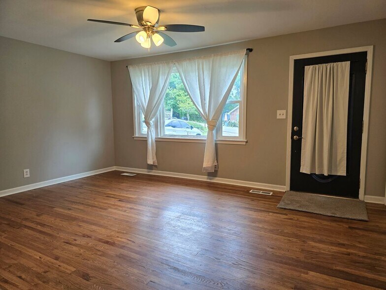 Building Photo - 146 Cranwill Dr