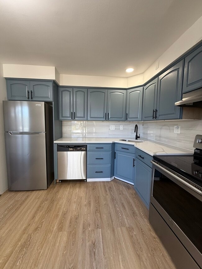 Building Photo - 205 Mardale Dr