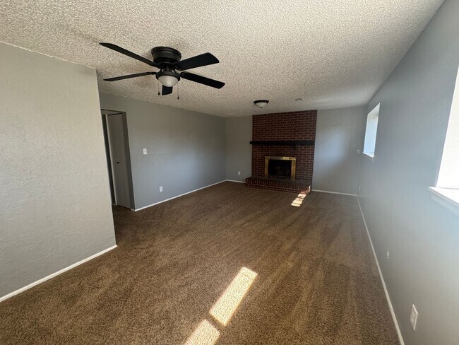 Building Photo - single family home