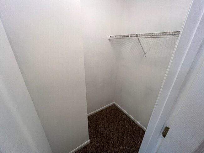 Building Photo - Desirable 3 Bedroom Raleigh Townhouse