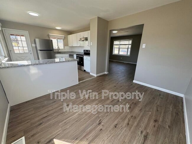 Building Photo - 5122 Ville Maria Ln