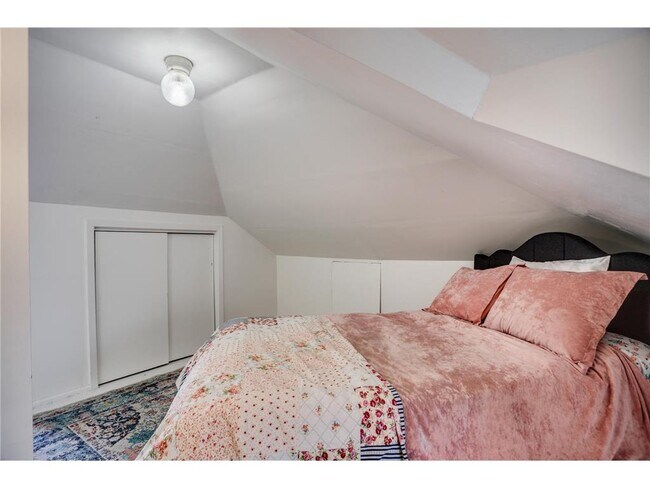 Building Photo - 3521 Girard Ave S