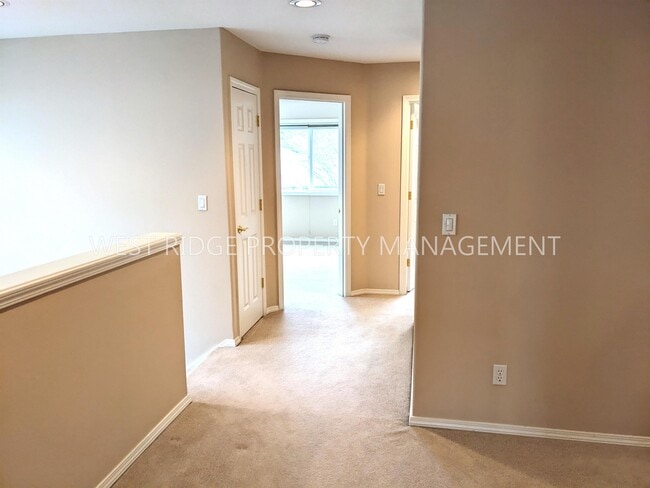 Building Photo - 14752 Davis Ln