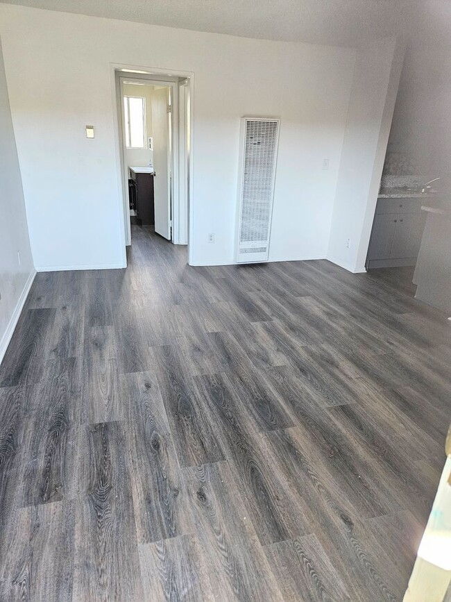 Building Photo - Nicely updated 1bd/1ba, move in ready!!