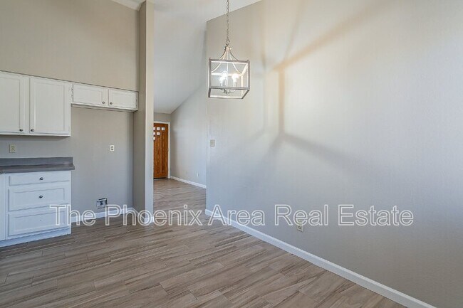 Building Photo - 5714 N 68th Ave