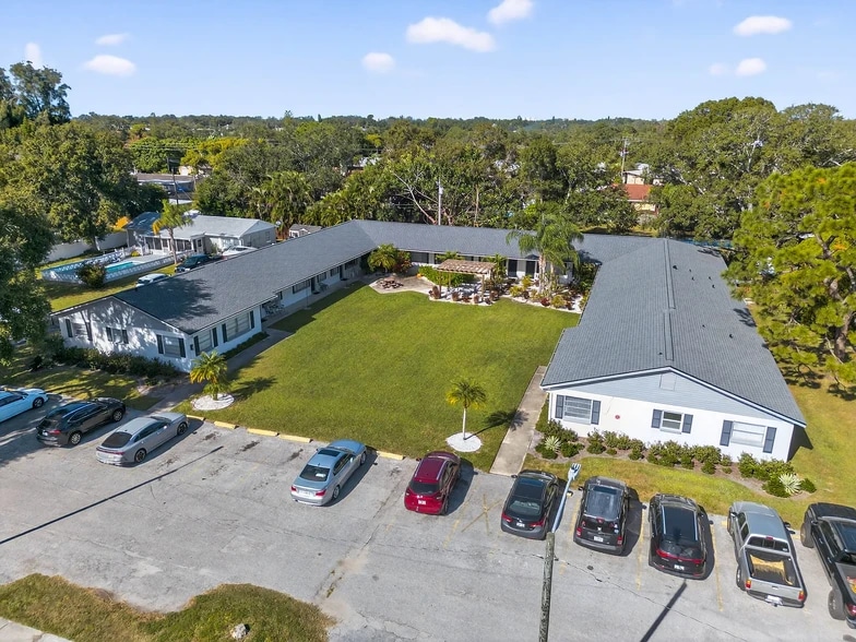 Building Photo - 1684 Martin St