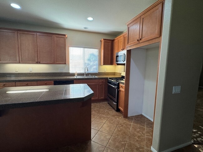 Building Photo - 2274 Purple Finch Ct