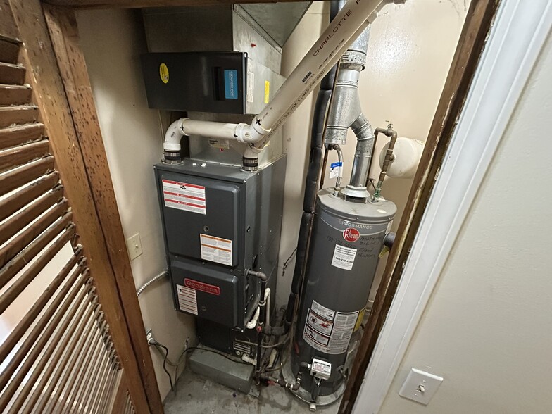 High Efficiency Heating & Central Air - 1882 Paul Dr