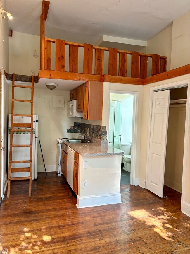 Building Photo - 503 S 41st Street